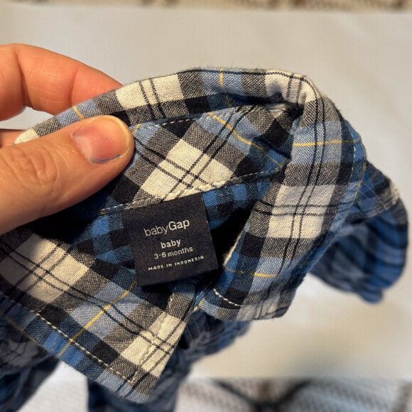 Baby GAP boys 3 -6 months button up collared shirt in plaid - Picture 4 of 4